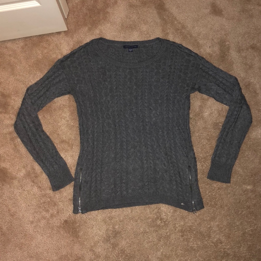 American Eagle gray knitted sweater
